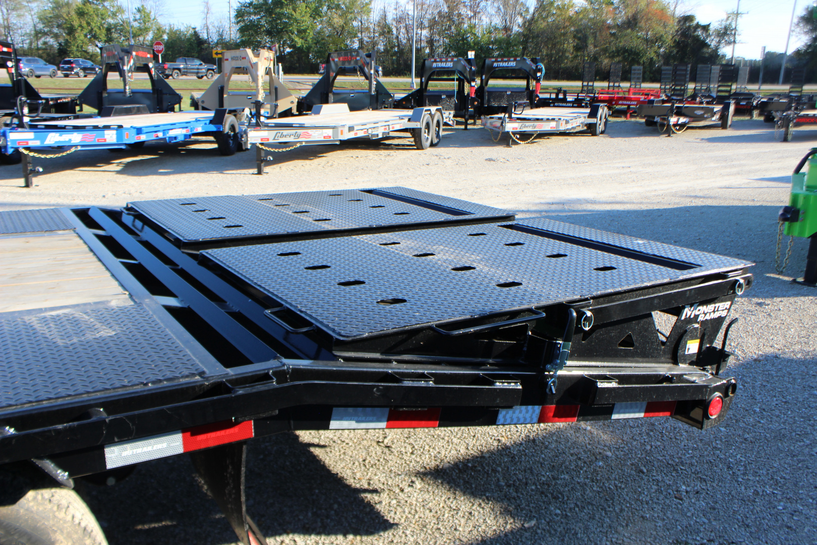 New 2026 PJ TRAILERS 102" x 25' PL Flatbed Trailer