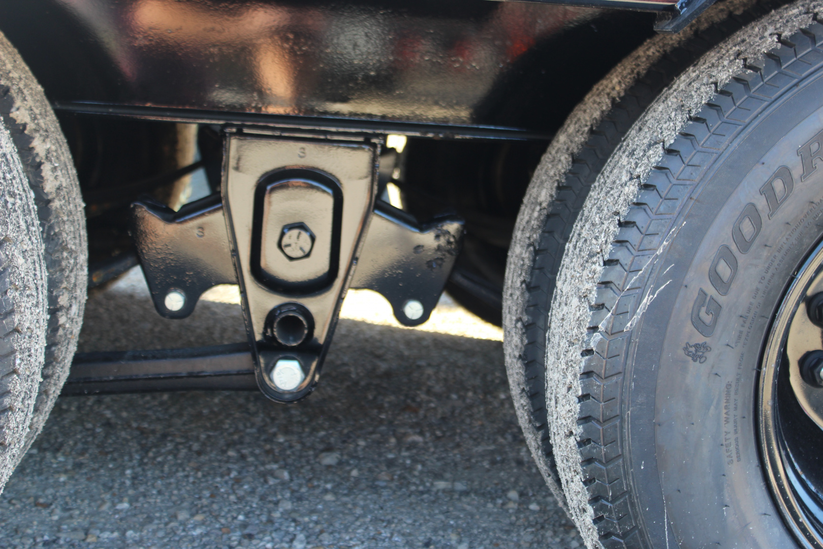 New 2026 PJ TRAILERS 102" x 25' PL Flatbed Trailer