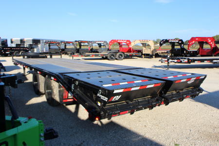 New 2026 PJ TRAILERS 102" x 25' PL Flatbed Trailer