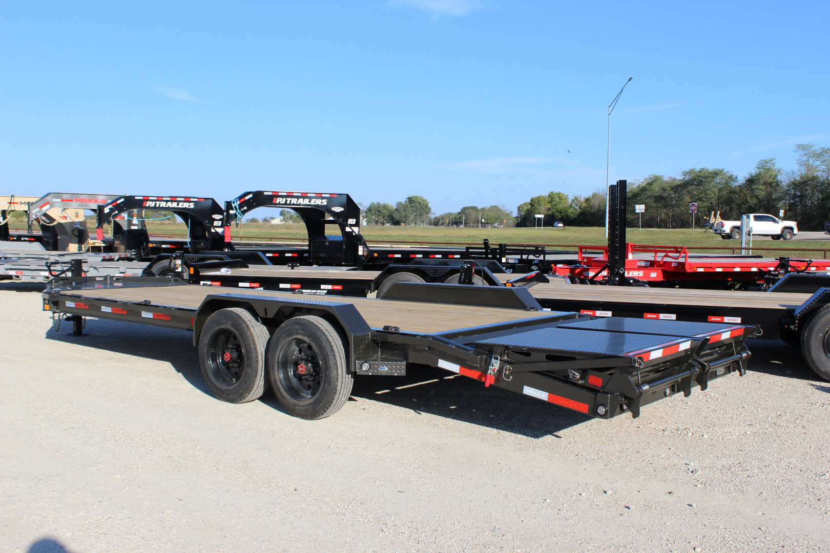 New 2026 MAXX-D EHX 83"x22' Equipment Trailer