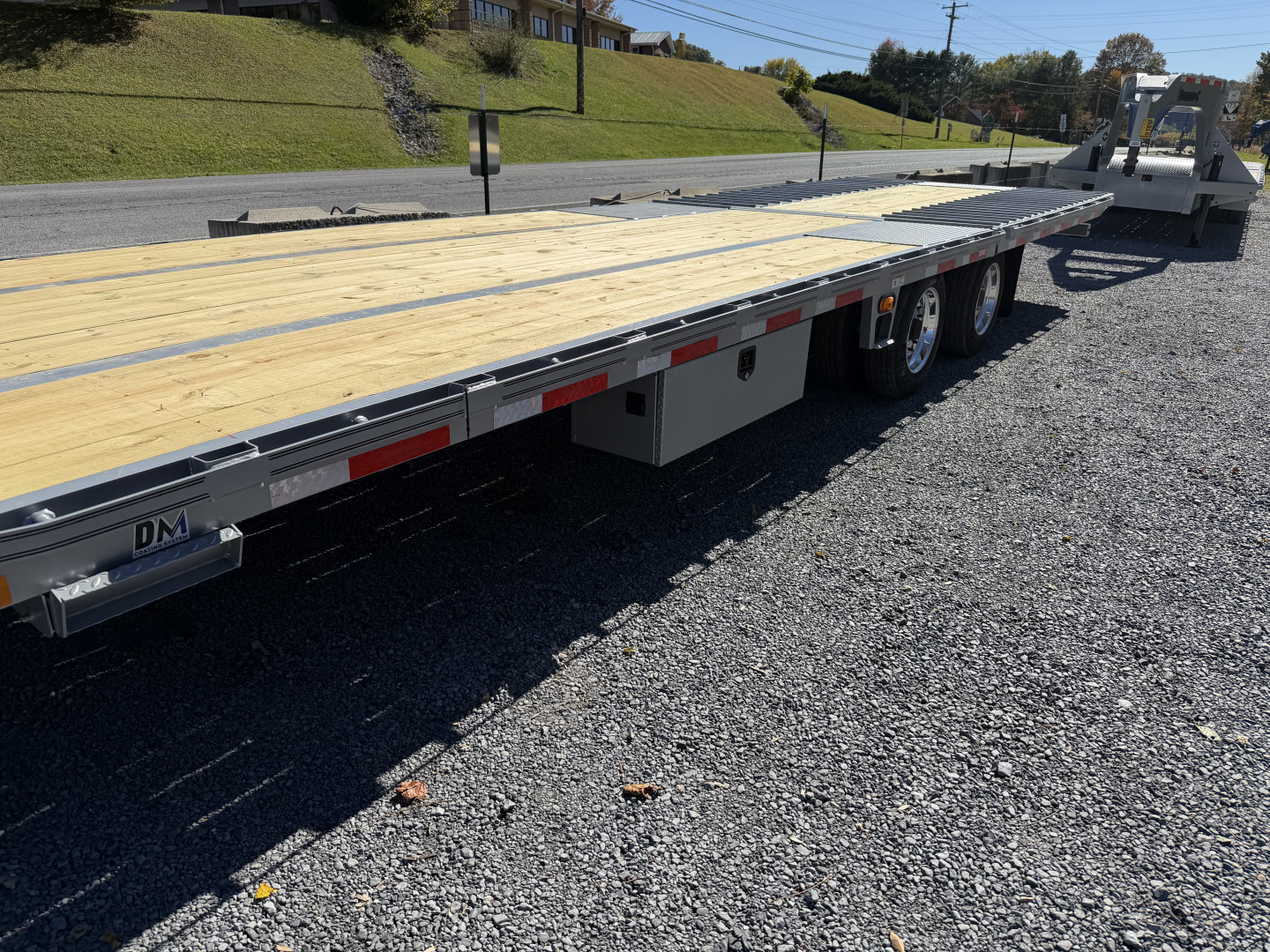 New 2026 Diamond C FMAX212 GOOSENECK TRAILER HYDRO JACKS & DOVE ALUMINUM OUTER RIMS 17.5