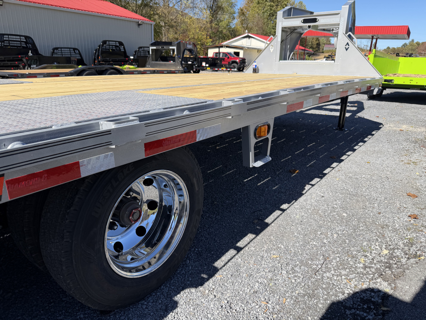 New 2026 Diamond C FMAX212 GOOSENECK TRAILER HYDRO JACKS & DOVE ALUMINUM OUTER RIMS 17.5