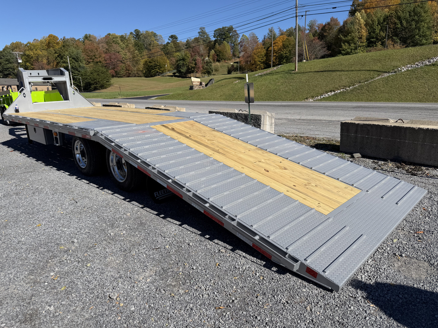 New 2026 Diamond C FMAX212 GOOSENECK TRAILER HYDRO JACKS & DOVE ALUMINUM OUTER RIMS 17.5