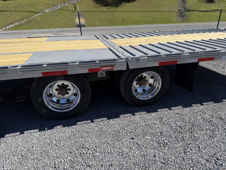 New 2026 Diamond C FMAX212 GOOSENECK TRAILER HYDRO JACKS & DOVE ALUMINUM OUTER RIMS 17.5
