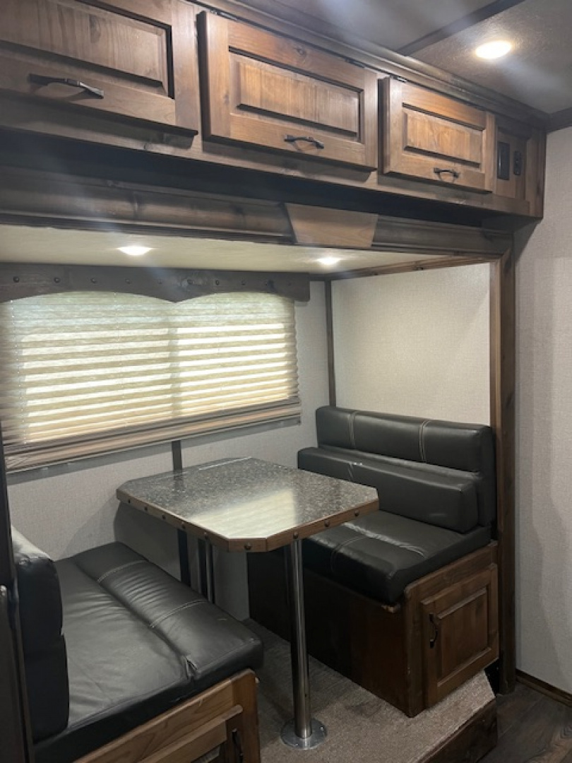 Used 2023 Trails West Santa Fe 12'lq w/midtack and stock area Stock / Stock Combo Trailer