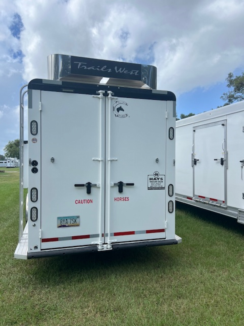Used 2023 Trails West Santa Fe 12'lq w/midtack and stock area Stock / Stock Combo Trailer