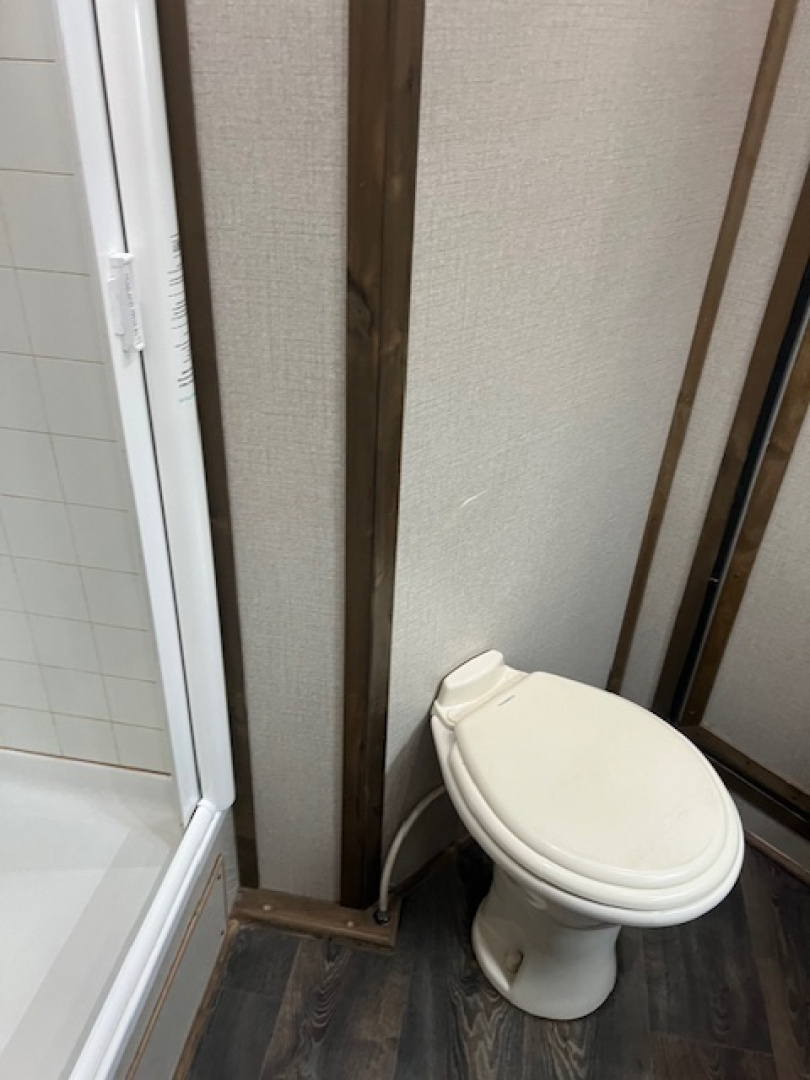 Used 2023 Trails West Santa Fe 12'lq w/midtack and stock area Stock / Stock Combo Trailer