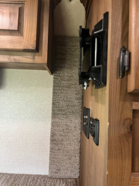 Used 2023 Trails West Santa Fe 12'lq w/midtack and stock area Stock / Stock Combo Trailer