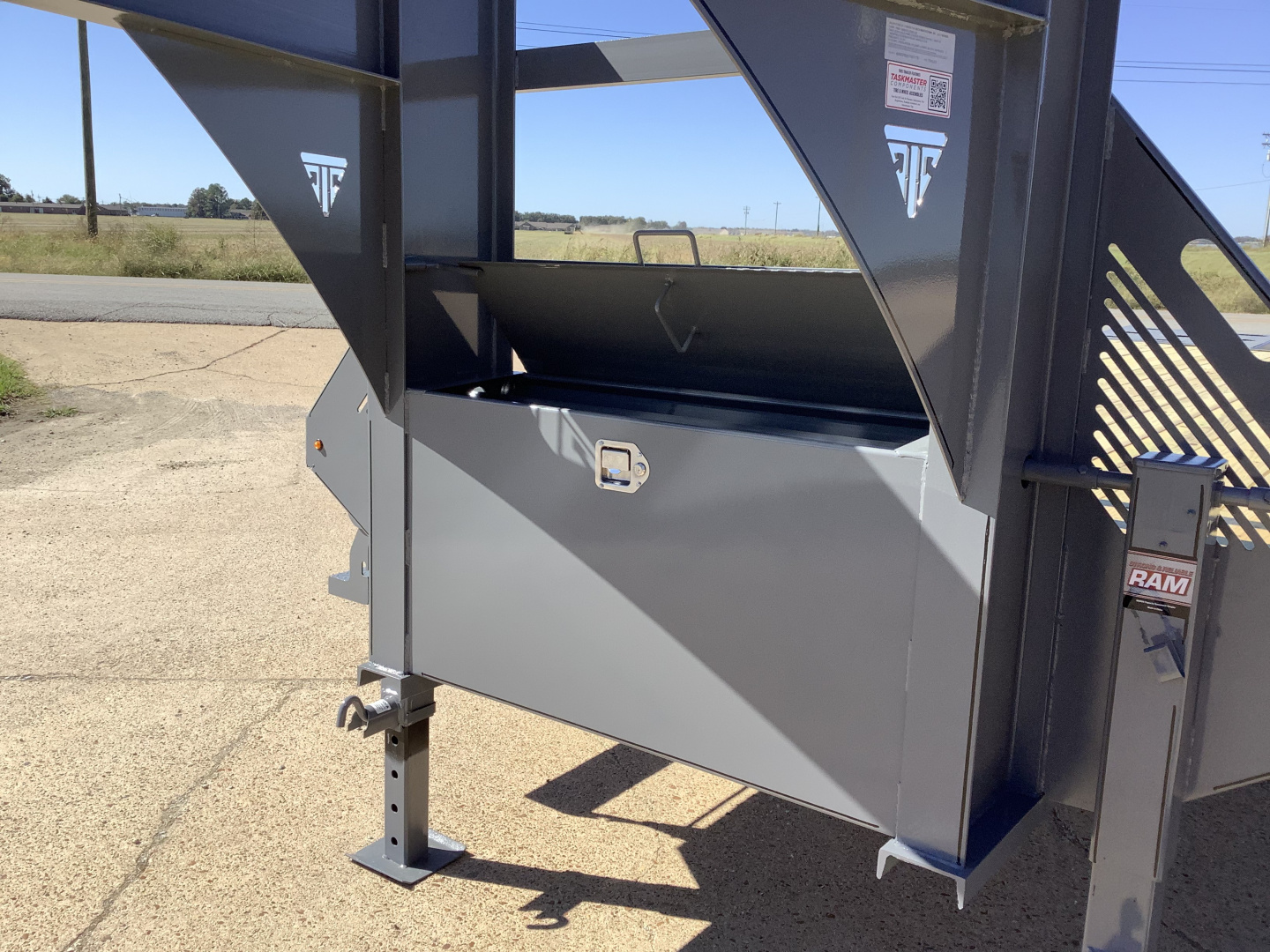 New 2026 Delta Trailers 210GN 20′ + 5′ (24K) Gooseneck Trailer with Super Ramps