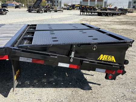 New 2025 Big Tex Trailers 20+5 25PH Over Deck Pintle w/ Mega Ramps Equipment Trailer *Take an additional $400 off with an instant rebate thru 5/31