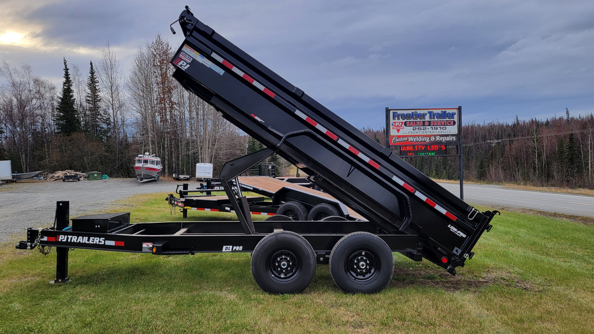 New 2025 PJ Trailers DL Dump Trailer