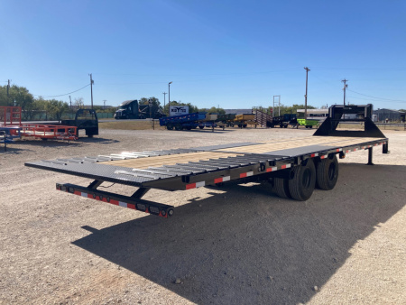 New 2026 Load Trail GL 102" x 32' Tandem Low-Pro Gooseneck w/Hyd. Dove