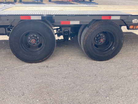 New 2026 Load Trail GL 102" x 32' Tandem Low-Pro Gooseneck w/Hyd. Dove