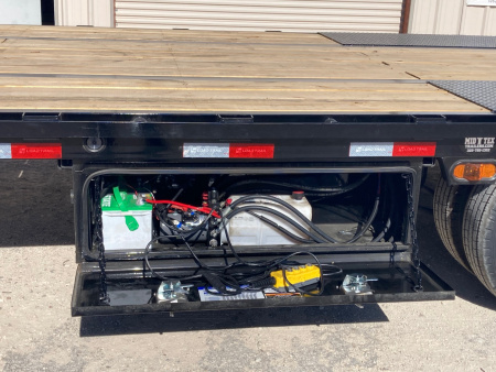 New 2026 Load Trail GL 102" x 32' Tandem Low-Pro Gooseneck w/Hyd. Dove