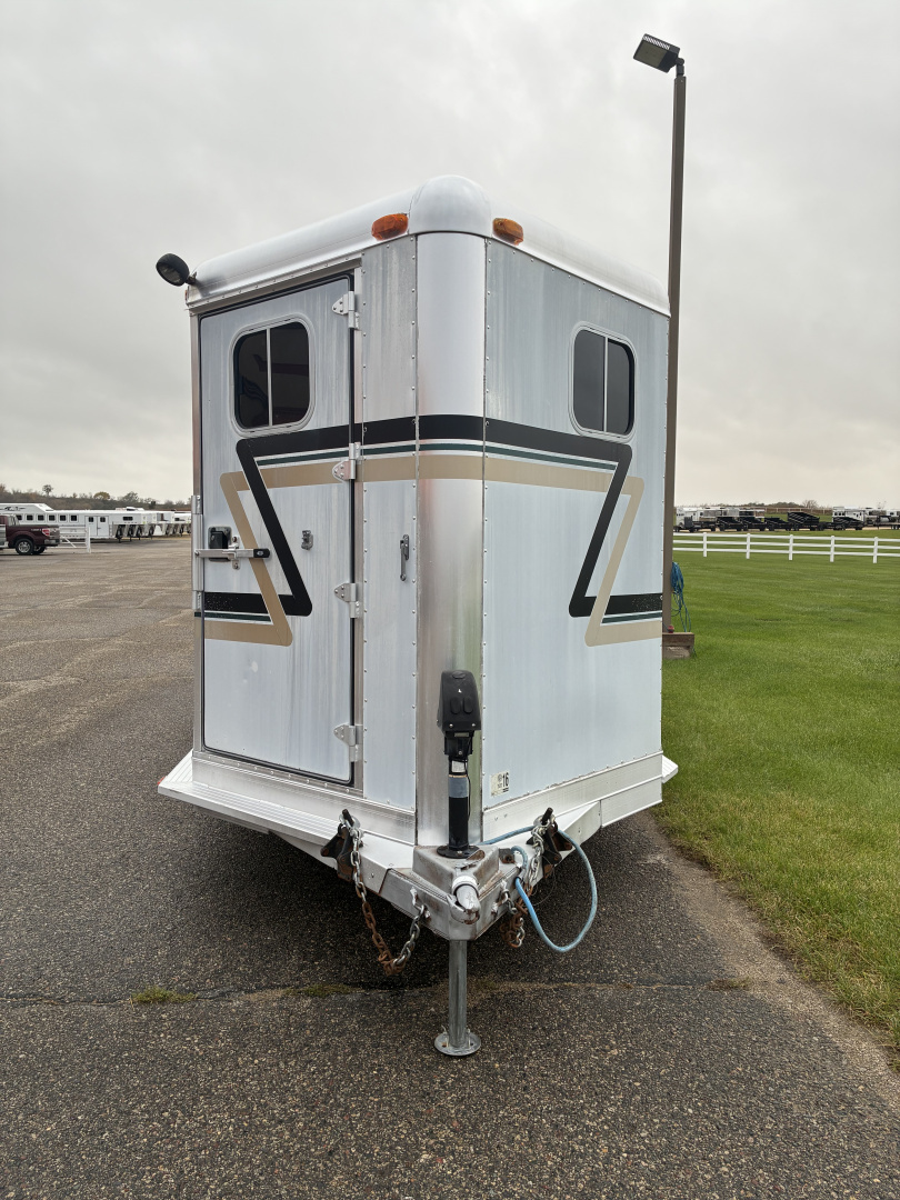 Used 2002 4-Star 2H Straight Load Horse Trailer