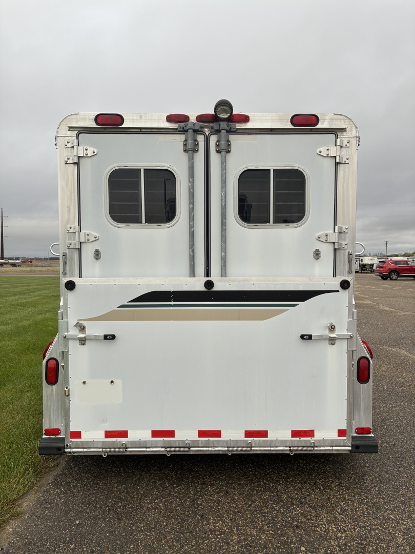 Used 2002 4-Star 2H Straight Load Horse Trailer