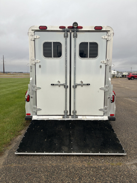 Used 2002 4-Star 2H Straight Load Horse Trailer