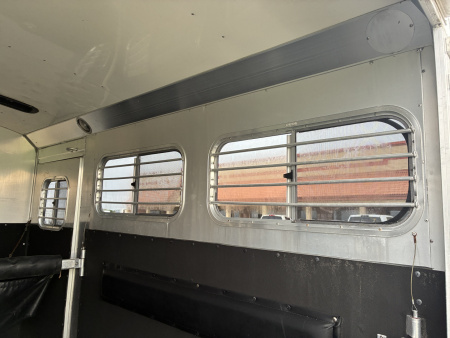 Used 2002 4-Star 2H Straight Load Horse Trailer