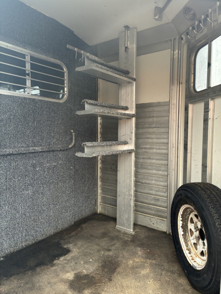 Used 2002 4-Star 2H Straight Load Horse Trailer