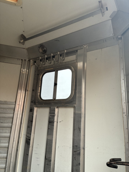 Used 2002 4-Star 2H Straight Load Horse Trailer