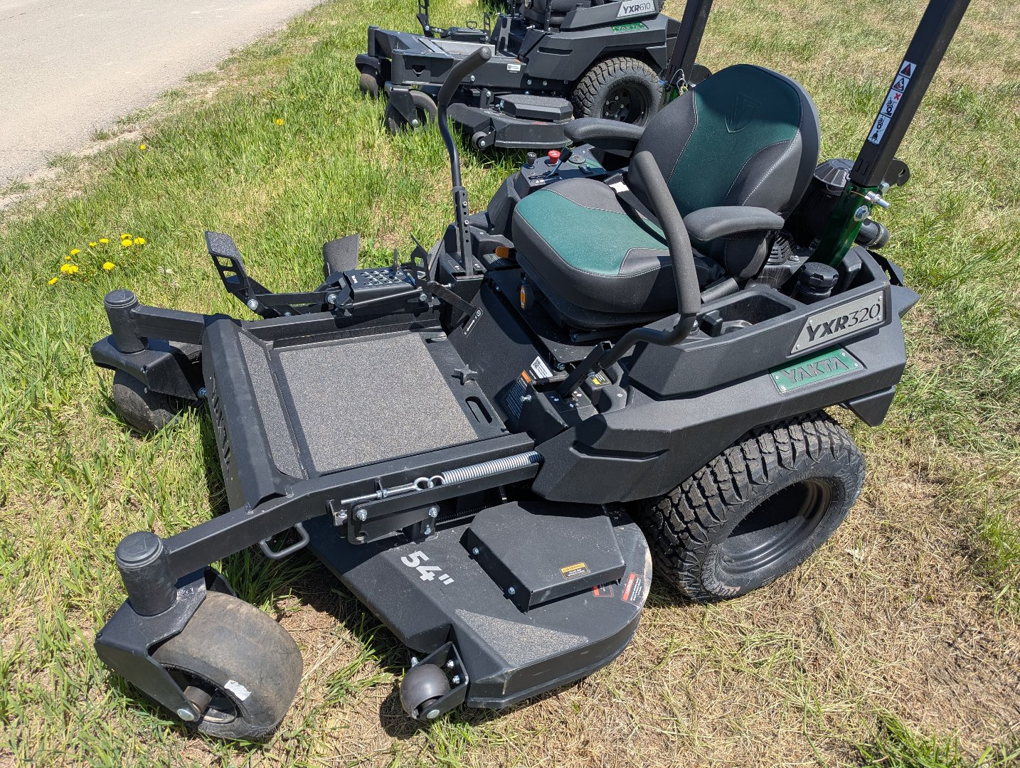 New 2025 Yakta YXR320 Lawn Mower
