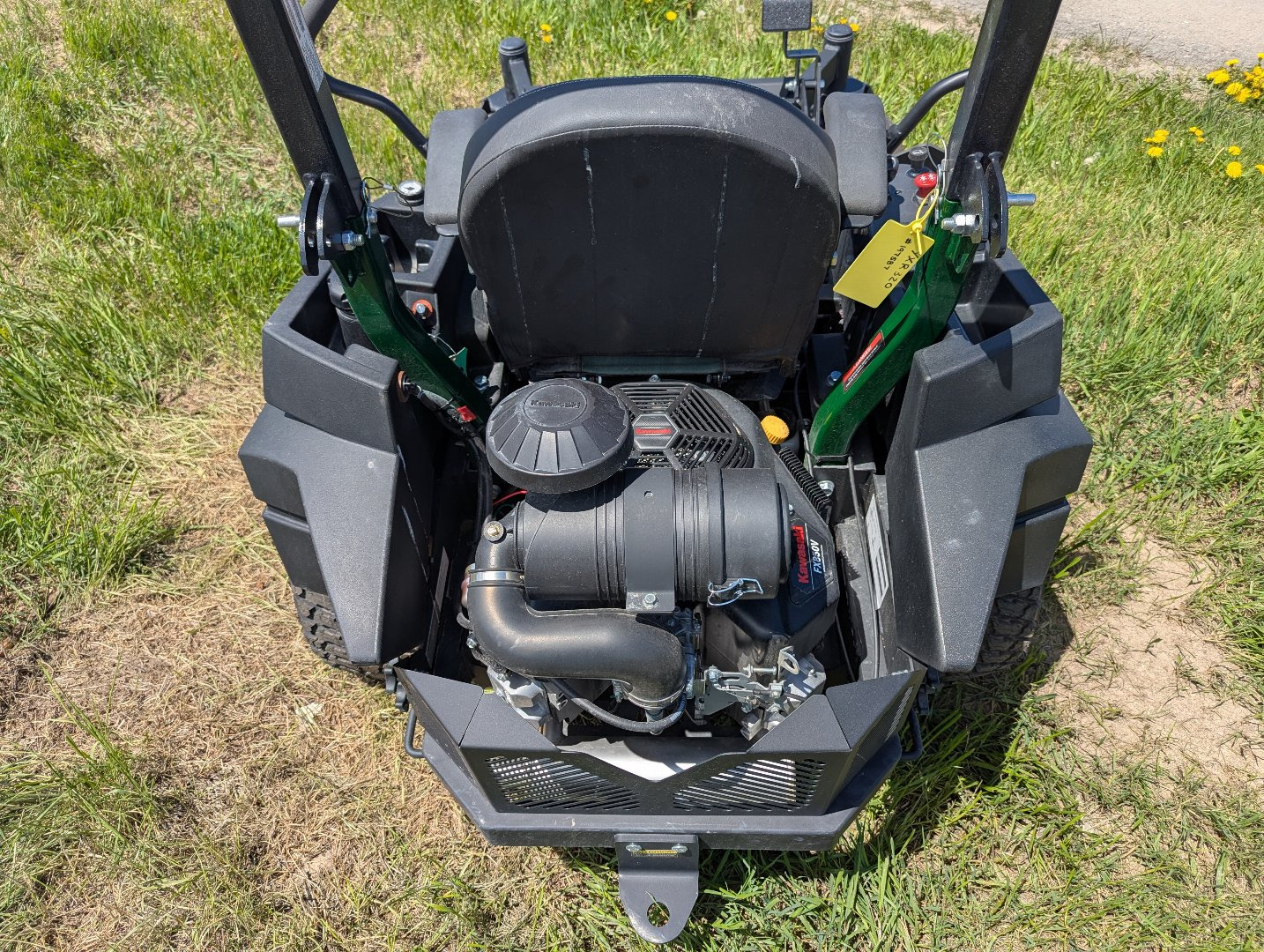 New 2025 Yakta YXR320 Lawn Mower