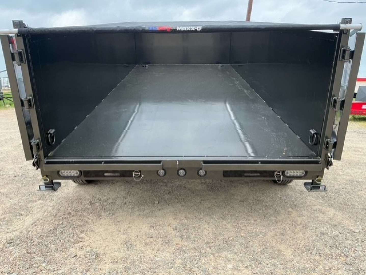 New 2026 MAXX-D 83”x16’ BP Dump w/ 36” Sides – DJX