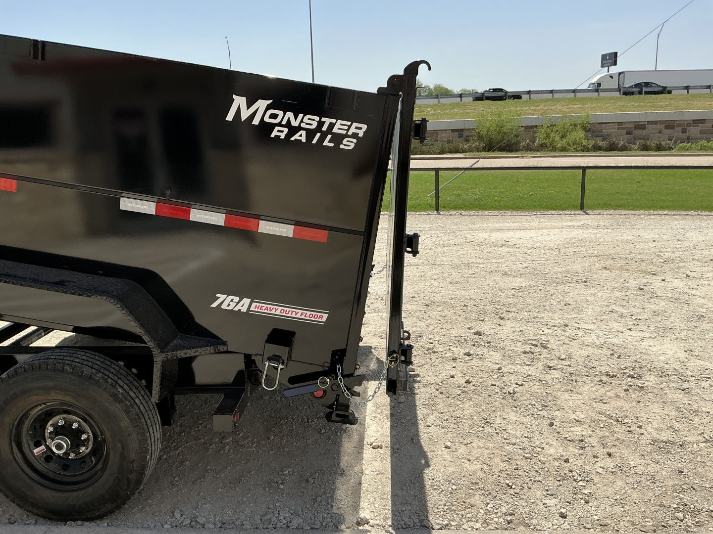 New 2026 PJ 83"x14' BP Tandem Axle Low Pro Telescopic Dump w/ 48" Sides – DT Voyager Package