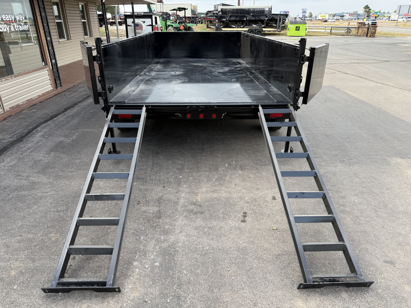 New 2026 PJ 83"x14' BP Tandem Axle Dump w/ 24" Sides – D7
