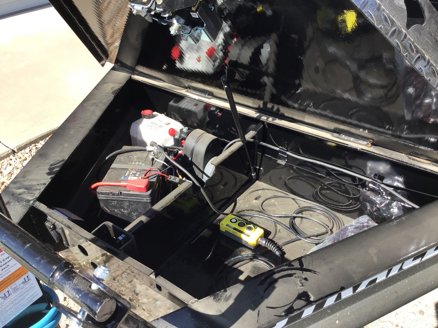 New 2026 PJ 83"x14' BP Tandem Axle Low Pro Dump w/ 24" Sides – DL