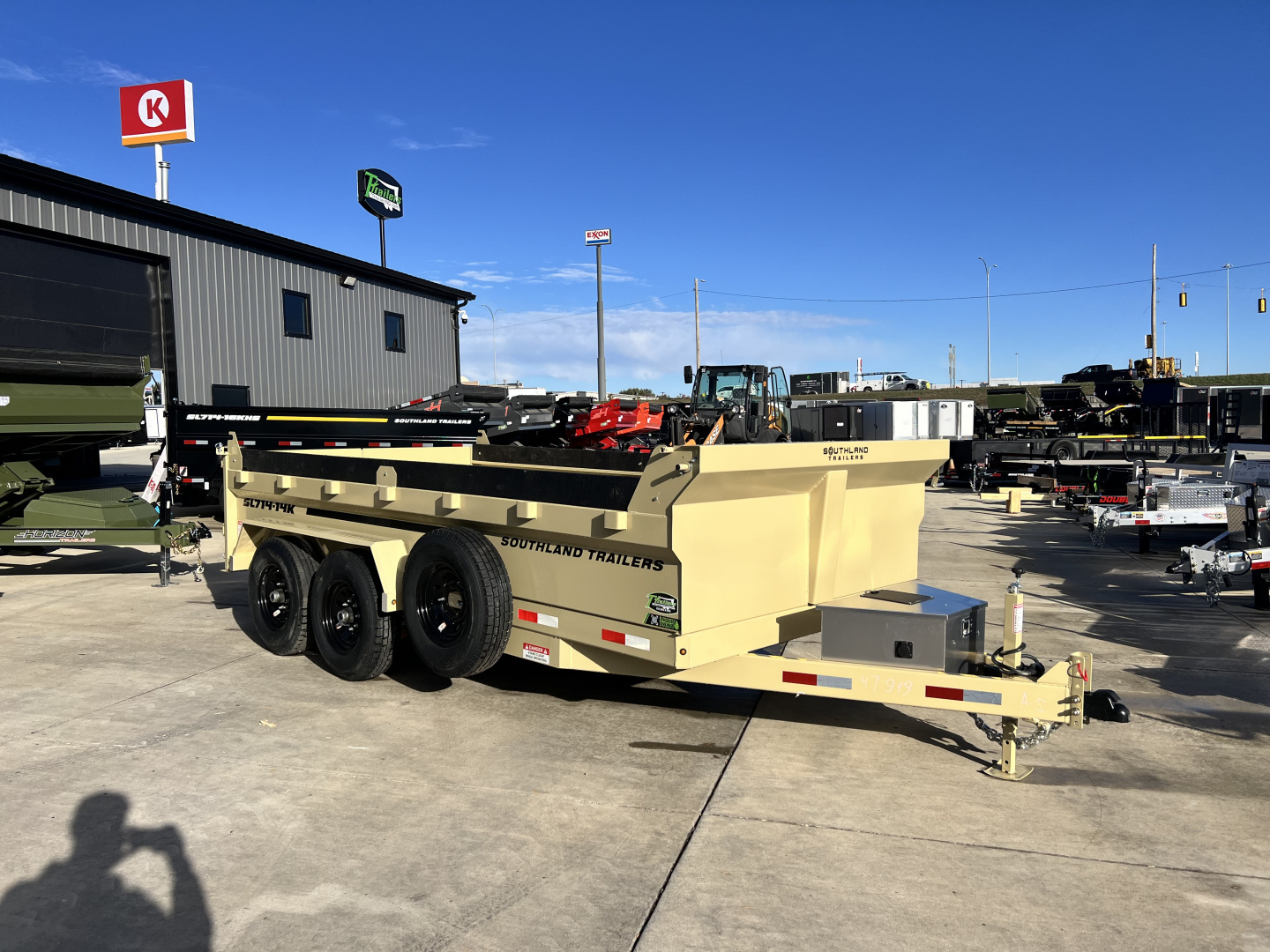 New RARE HUGE DISCOUNT NEW 2026 Southland 14ft Low Profile Dump Trailer 2-7000 lb axles =14K with Ramps