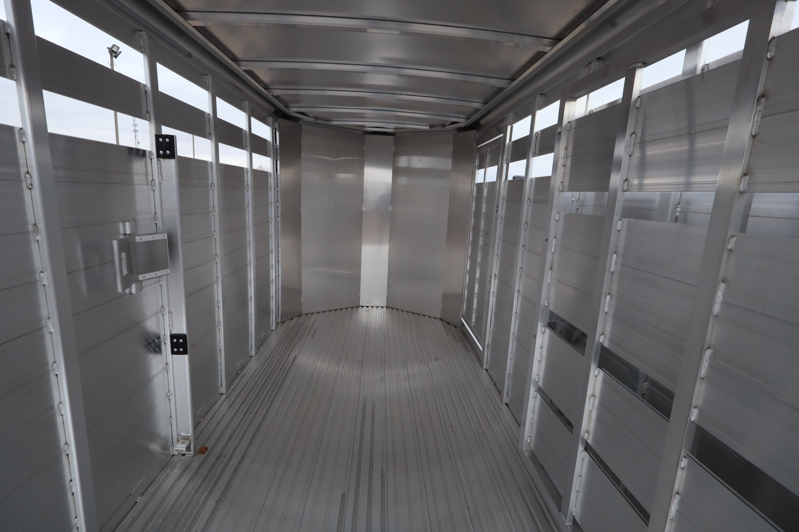 New 2026 Featherlite Trailers 8107 16' BP Stock / Stock Combo Trailer