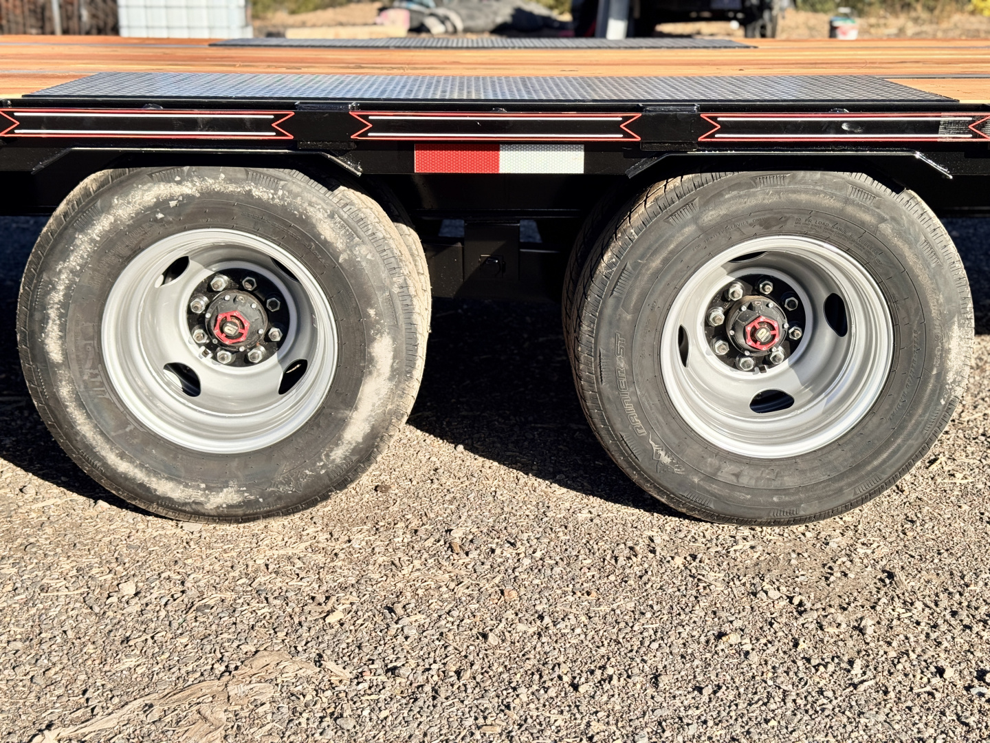 New 2026 Diamond T 8.5-32 Tandem Dual Gooseneck W/ MAXX Ramps 24K GVWR