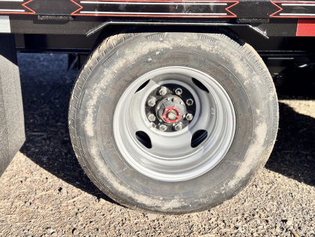 New 2026 Diamond T 8.5-32 Tandem Dual Gooseneck W/ MAXX Ramps 24K GVWR