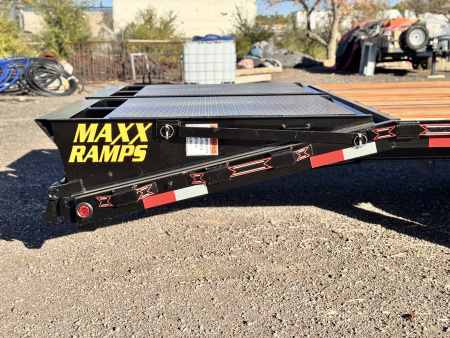 New 2026 Diamond T 8.5-32 Tandem Dual Gooseneck W/ MAXX Ramps 24K GVWR