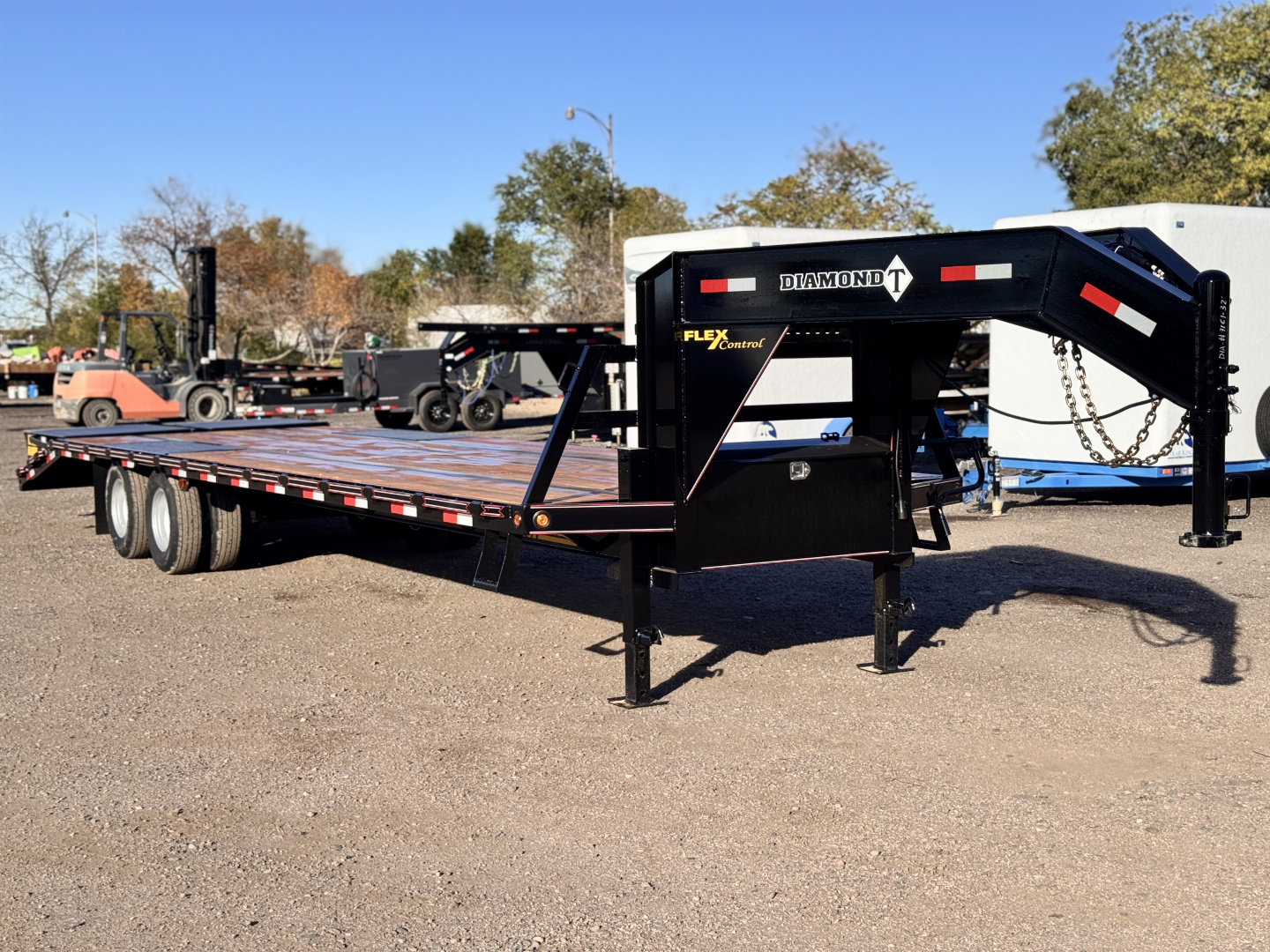 New 2026 Diamond T 8.5-32 Tandem Dual Gooseneck W/ MAXX Ramps 24K GVWR