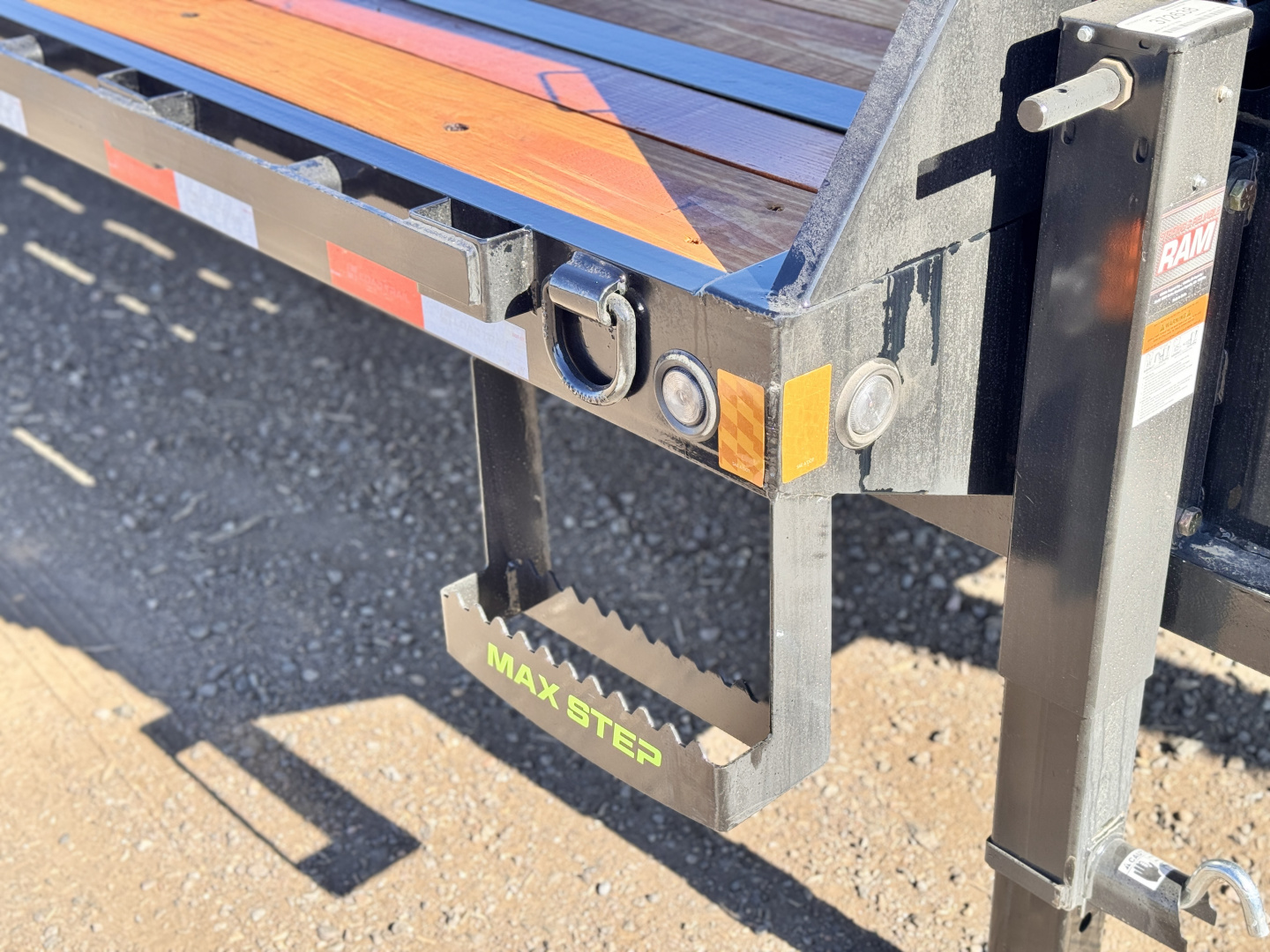 New 2026 Load Trail 8.5-32 Single Wheel Tandem Dual Gooseneck 15.9K GVWR