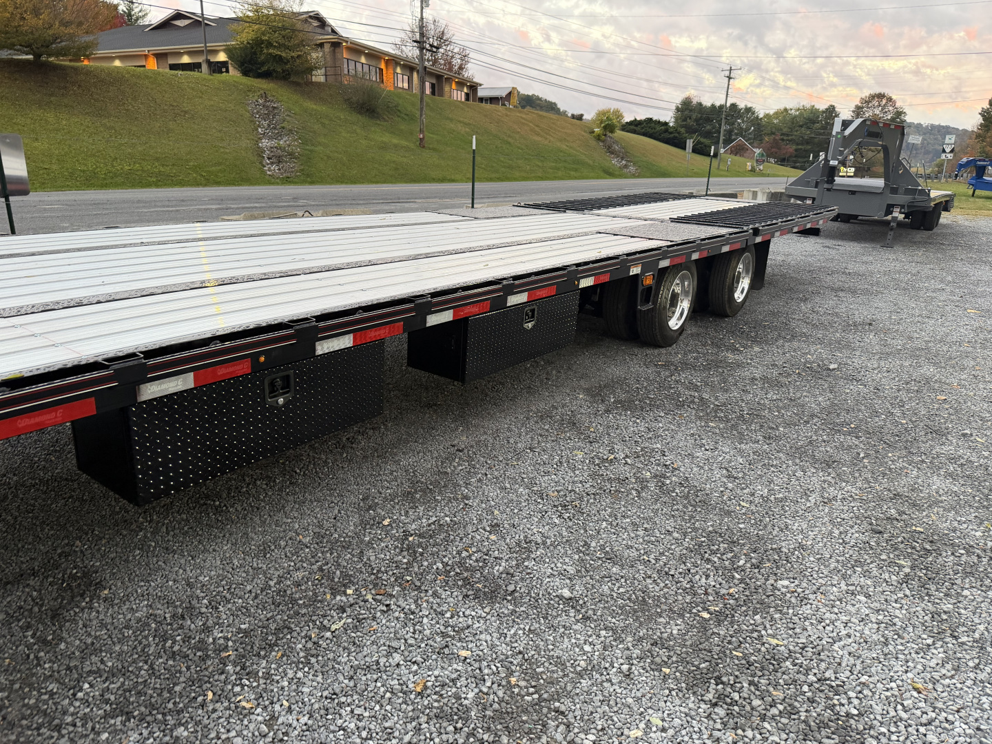 New 2026 Diamond C FMAX212 GOOSENECK TRAILER PACESETTER EDITION HYDRO DOVE & JACKS , DISC BRAKES ALUMINUM FLOOR AND OUTER RIMS