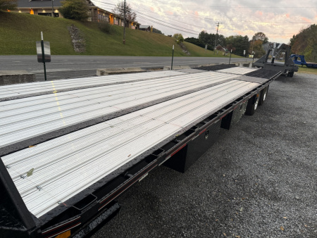 New 2026 Diamond C FMAX212 GOOSENECK TRAILER PACESETTER EDITION HYDRO DOVE & JACKS , DISC BRAKES ALUMINUM FLOOR AND OUTER RIMS