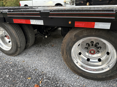 New 2026 Diamond C FMAX212 GOOSENECK TRAILER PACESETTER EDITION HYDRO DOVE & JACKS , DISC BRAKES ALUMINUM FLOOR AND OUTER RIMS