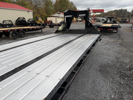 New 2026 Diamond C FMAX212 GOOSENECK TRAILER PACESETTER EDITION HYDRO DOVE & JACKS , DISC BRAKES ALUMINUM FLOOR AND OUTER RIMS