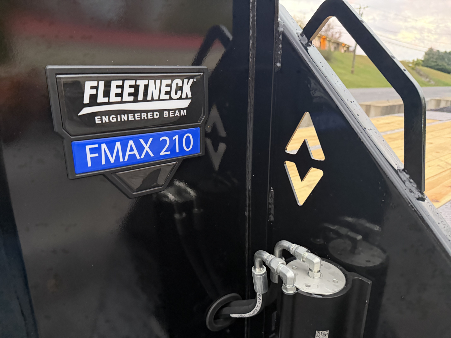 New 2026 Diamond C FMAX210 GOOSENECK TRAILER HYDRO JACKS & DOVE ALUMINUM OUTER RIMS