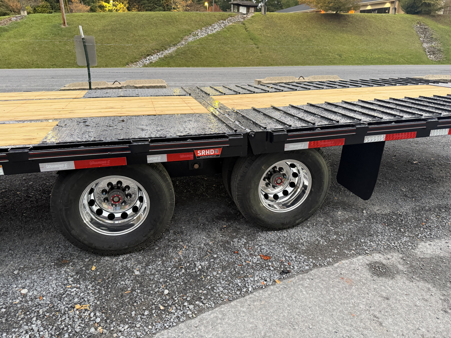 New 2026 Diamond C FMAX210 GOOSENECK TRAILER HYDRO JACKS & DOVE ALUMINUM OUTER RIMS