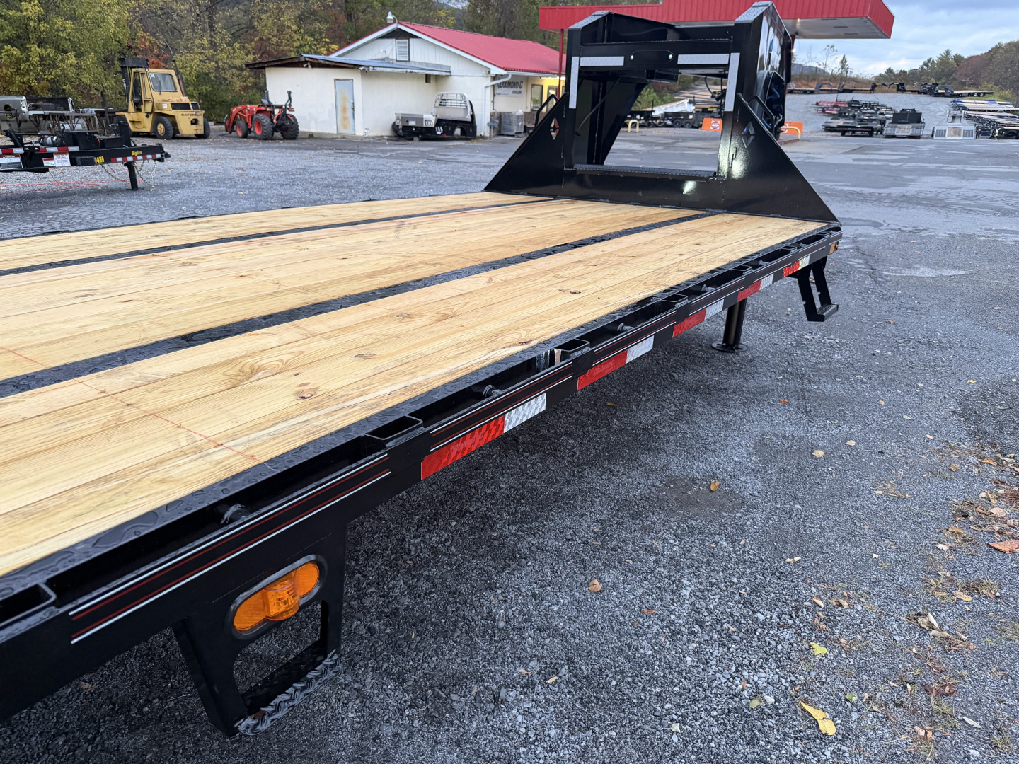 New 2026 Diamond C FMAX210 GOOSENECK TRAILER HYDRO JACKS & DOVE ALUMINUM OUTER RIMS