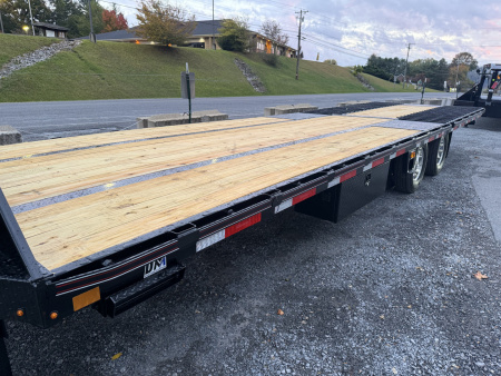 New 2026 Diamond C FMAX210 GOOSENECK TRAILER HYDRO JACKS & DOVE ALUMINUM OUTER RIMS