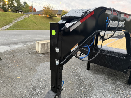 New 2026 Diamond C FMAX210 GOOSENECK TRAILER HYDRO JACKS & DOVE ALUMINUM OUTER RIMS