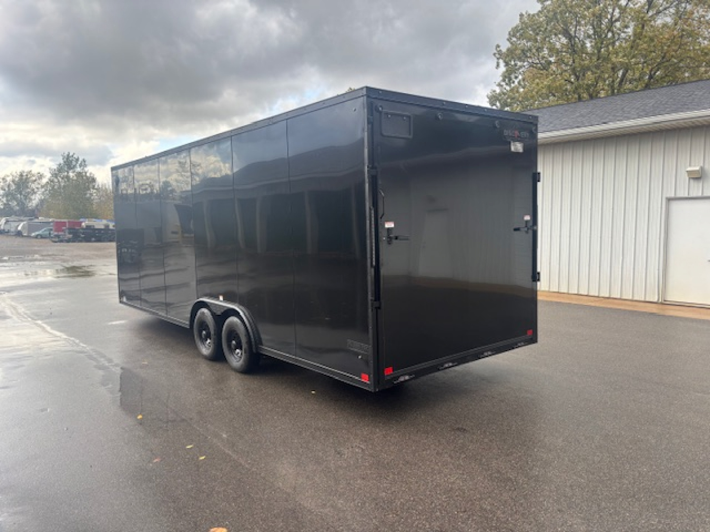 New 2026 Discovery Trailers 8.5x24 Enclosed Trailer/Car Hauler