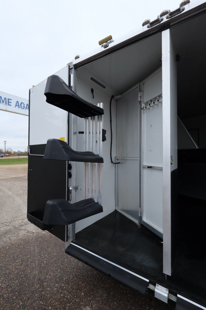 Used 2016 Sundowner 3 Horse LQ W/Slide-out Horse Trailer