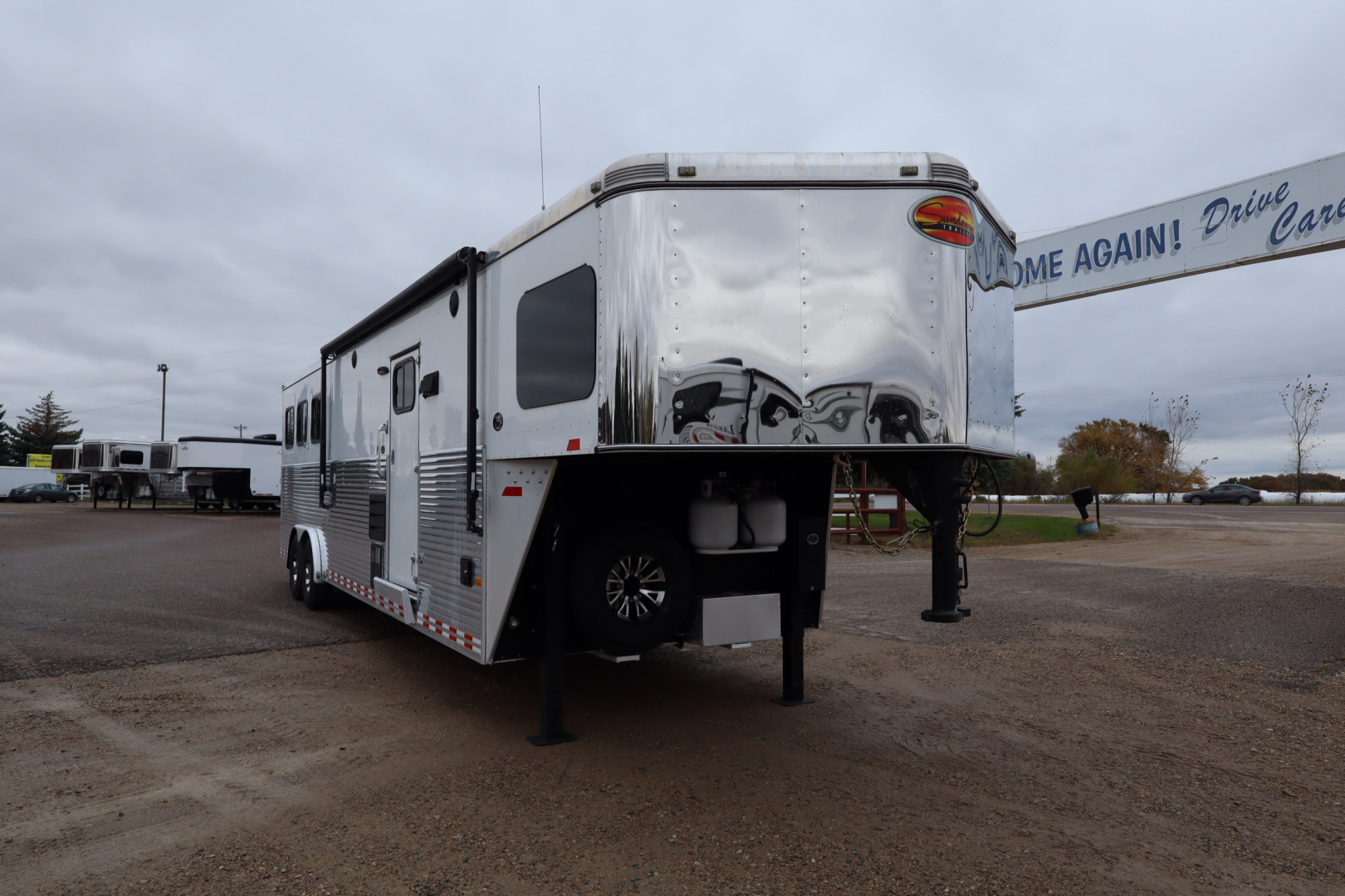 Used 2016 Sundowner 3 Horse LQ W/Slide-out Horse Trailer