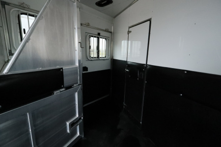 Used 2016 Sundowner 3 Horse LQ W/Slide-out Horse Trailer